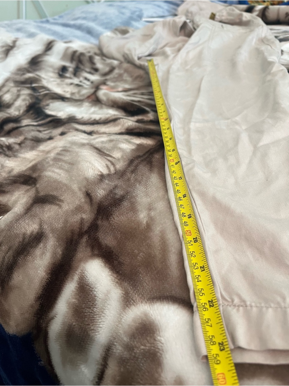 Abercrombie & Fitch Sleeveless Zip-Front Utility Jumpsuit in Light Beige - Picture 9 of 10